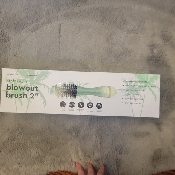 Adagio Professional Blowout Brush, 2", Seafoam Green - Picture 3 of 12